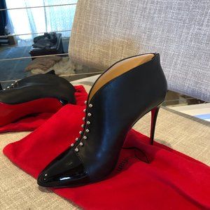 Brand New Christian Louboutin Preduboot - size 40
